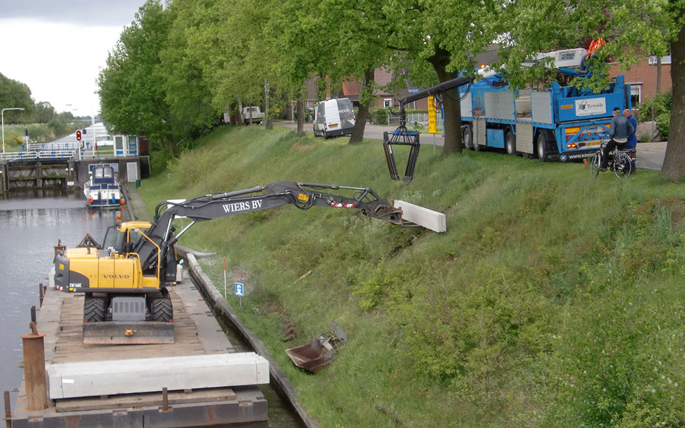 Betonnen damwand Verlengde Hoogeveensche Vaart